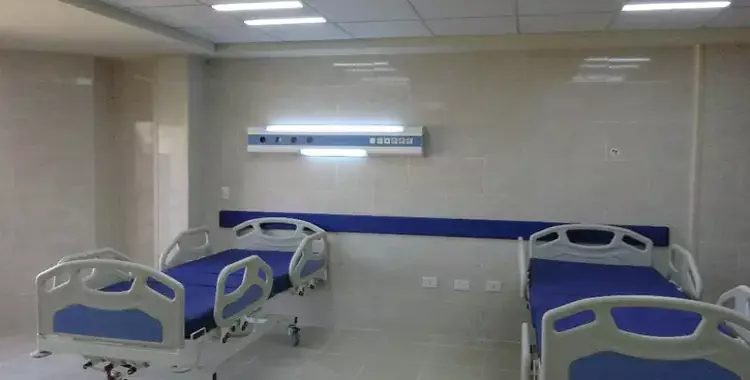  رئيس جامعة المنيا يتفقد نموذج لغرفة مريض في مستشفى ثلاثي الأجنحة 