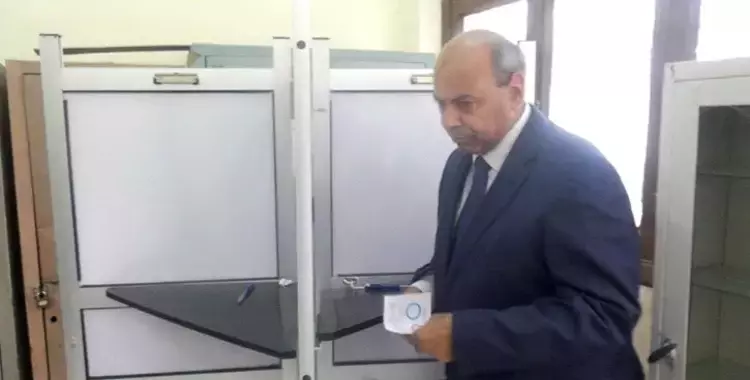  رئيس جامعة المنيا يدلي بصوته في التعديلات الدستورية ويعلن: نرغب في التقدم 
