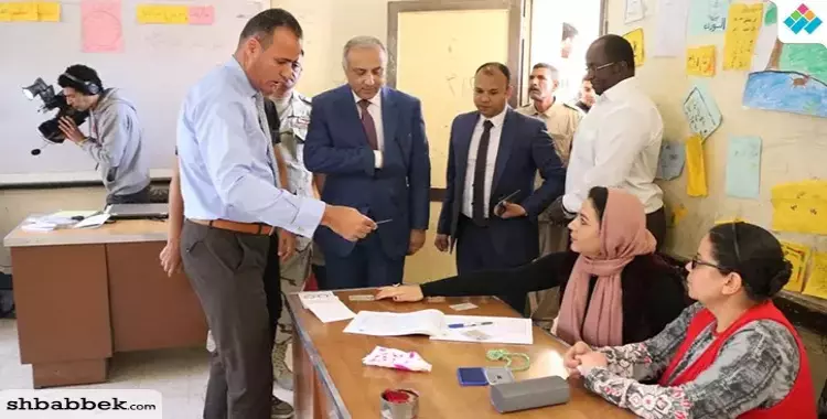  رئيس جامعة النهضة يدلي بصوته في الاستفتاء على التعديلات الدستورية (صور) 