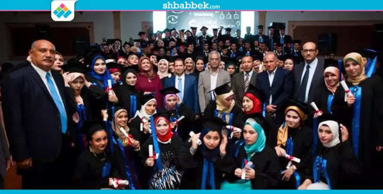  رئيس جامعة بورسعيد يشارك في حفل تخرج طلاب كلية العلوم 