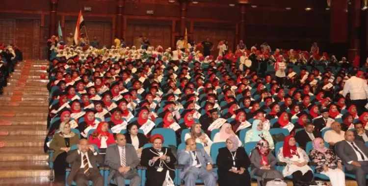  رئيس جامعة طنطا يشهد حفل تخرج كلية التربية 