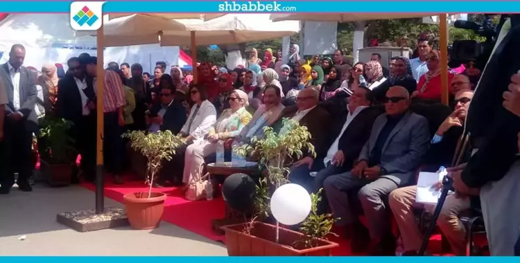  رئيس جامعة عين شمس للطلاب: «شاركوا في الأنشطة والجامعة مش للتعليم فقط» 
