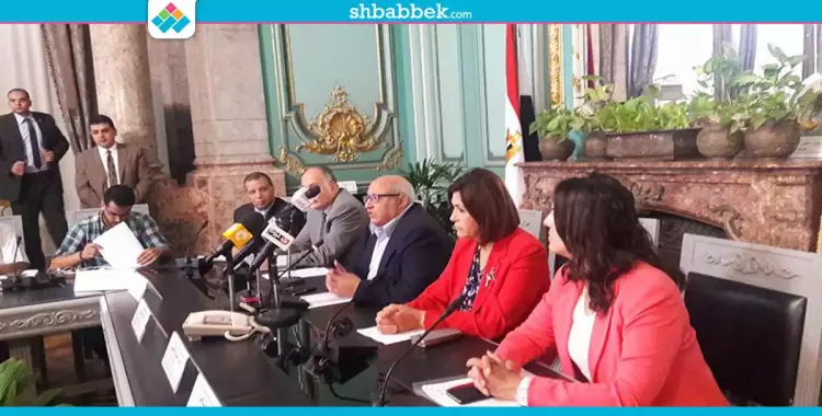  رئيس جامعة عين شمس: لم يصدر قرار بمعاملة الطلاب السوريين مثل المصريين 