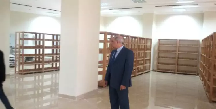  رئيس جامعة كفر الشيخ يتابع تجهيزات المكتبة المركزية 