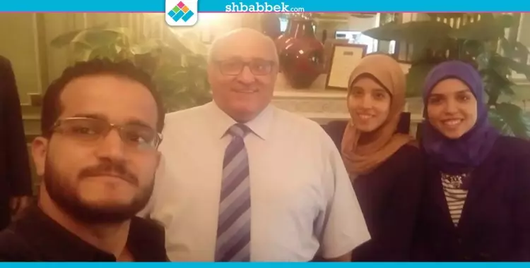  رئيس جامعة عين شمس عبدالوهاب عزت مع محررين شبابيك 