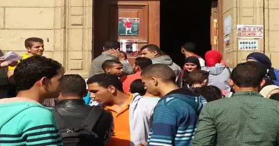 زحام طلابي فى انتخابات اتحاد حقوق القاهرة (صور)