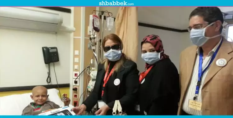  زيارة آداب عين شمس لمستشفى سرطان الأطفال (صور) 