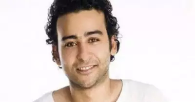سبب حبس أحمد عزمي ودخوله السجن والفترة التي قضاها في الزنزانة.. فيديو