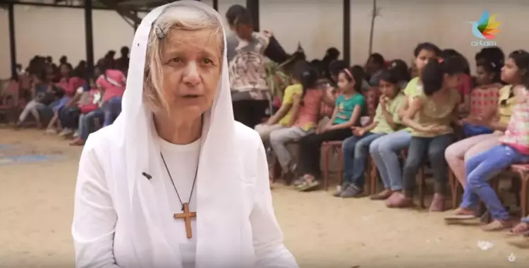  سيدة مصرية عمرها 100 عام ساعدت 30 ألف عائلة وأسست 92 مدرسة (فيديو) 