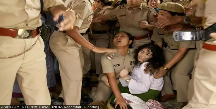  «شارميلا» تنهي إضراب 16 عاما.. قصة هندية احتجت على القانون العسكري 