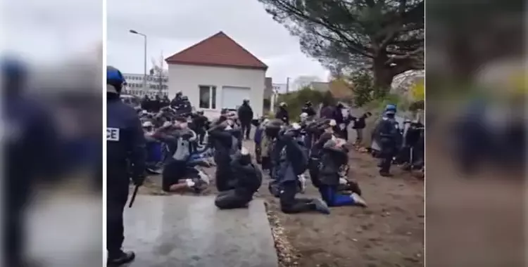  شاهد تعامل الشرطة الفرنسية مع طلاب تظاهروا ضد سياسات التعليم 