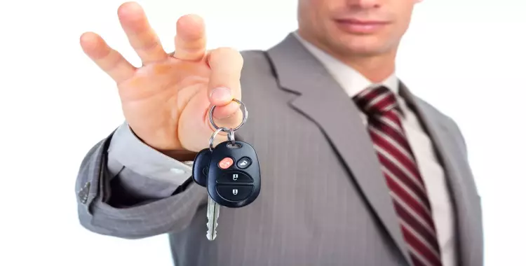  شاهد| كيف تفتح سيارتك بدون مفتاح؟ 