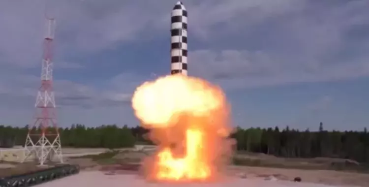  صاروخ سارمات الروسي.. قوته ووزنه وطوله وأبرز المعلومات عنه 