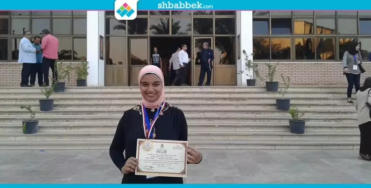  صور| «إعلام القاهرة» تحصد لقب الطالبة المثالية على مستوى الجامعات 