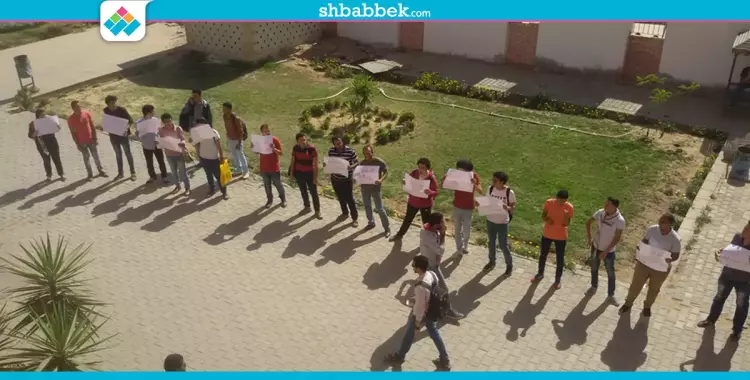  صور| احتجاجات طلابية بـ«معهد العاشر» تطالب باستعادة «تيران وصنافير» 