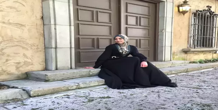  صور| بعد اعتناقها الإسلام.. أمريكية تفتتح دار أزياء للمحجبات 