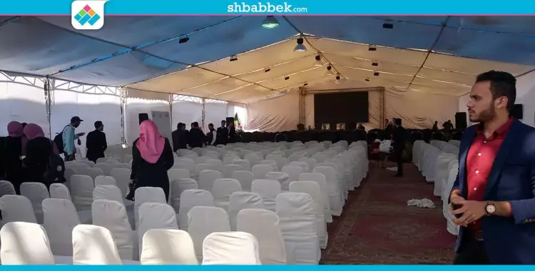  صور| تجهيزات الملتقى الأول للاتحادات الطلابية في جامعة المنصورة 