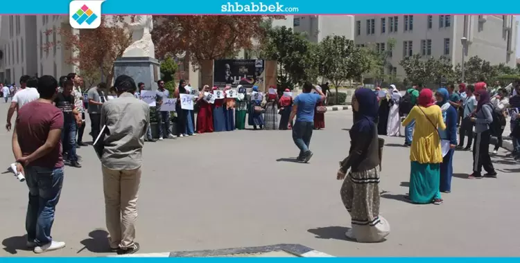  صور| طلاب بـ«مصر للعلوم» يتظاهرون رفضا لتقسيم الحدود 