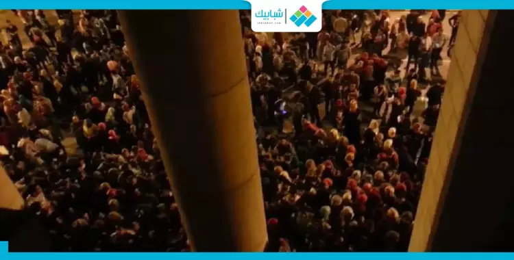  «طلاب القاهرة» يتظاهرون بعد منعهم من دخول حفل هاني شاكر 