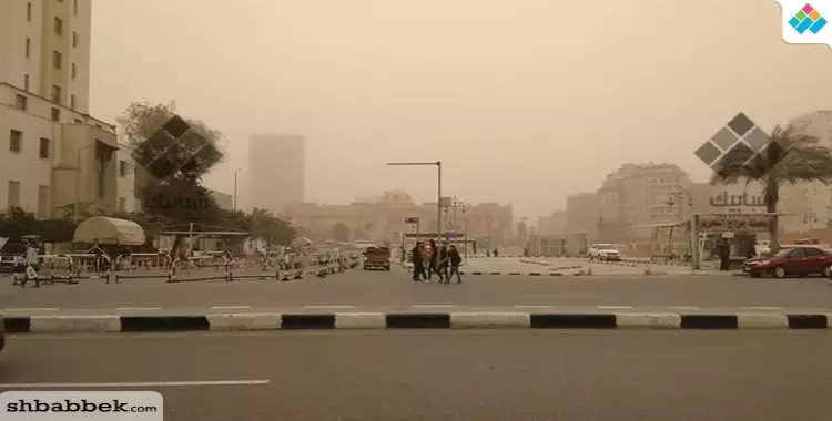  عاصفة ترابية تضرب القاهرة وعدد من المحافظات والأرصاد تحذر قائدي السيارات 