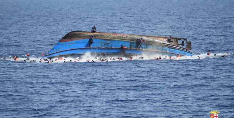  غرق سفينة في أندونيسيا ومصرع 15 شخصا 