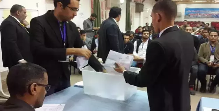  فرز أصوات انتخابات اتحاد طلاب مصر (صور) 
