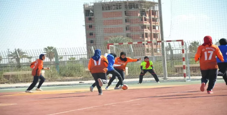  فوز طالبات كلية التربية الرياضية بكأس جامعة المنيا في كرة القدم الخماسي 