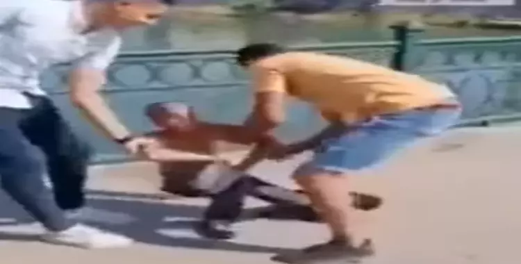  فيديو إلقاء شابين لطفل في ترعة المحمودية بالبحيرة 