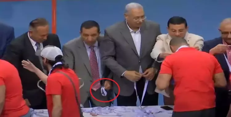  فيديو اللواء مصطفى هدهود وتعليقه على إخفاء ميدالية نهائي كأس اليد 