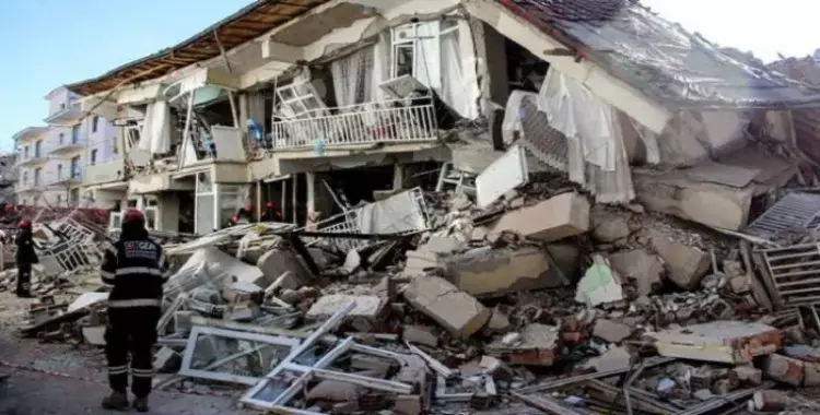  فيديو زلزال تركيا ولحظة انهيار المنازل 