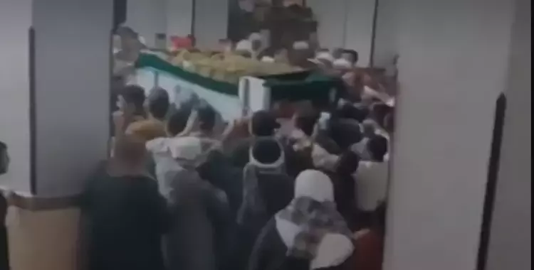  فيديو نعش يرفض الخروج من المسجد في بني سويف فقام الأهالي بتصرف غريب 