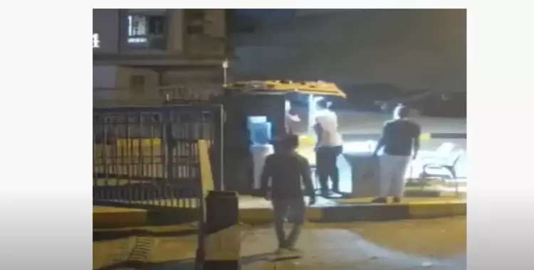  فيديو وتفاصيل الاعتداء على فرد أمن كمبوند البارون بالضرب من أحد السكان 