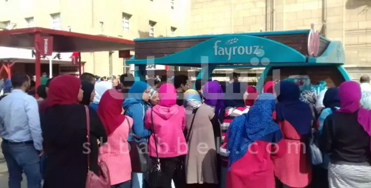  «فيروز» تتسبب في ازدحام شديد داخل جامعة القاهرة |صور 
