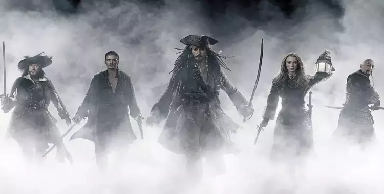  فيلم السهرة.. جوني ديب في «Pirates of the Caribbean: At World's End». 