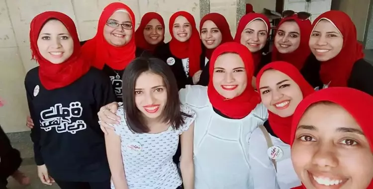  «فيها حاجه حلوة».. مشروع تخرج لطلاب الإعلام بجامعة عين شمس 
