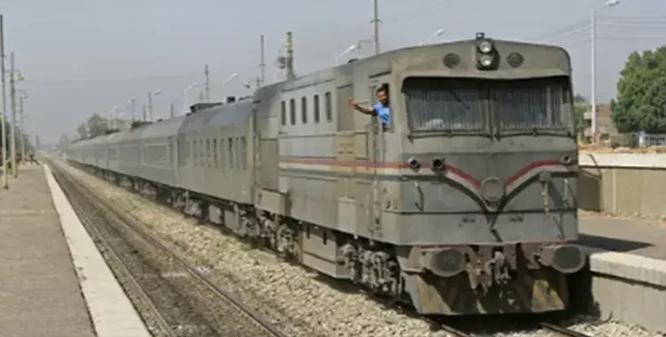  قطار يصطدم بتروسيكل يحمل اسطوانات غاز في المنوفية 