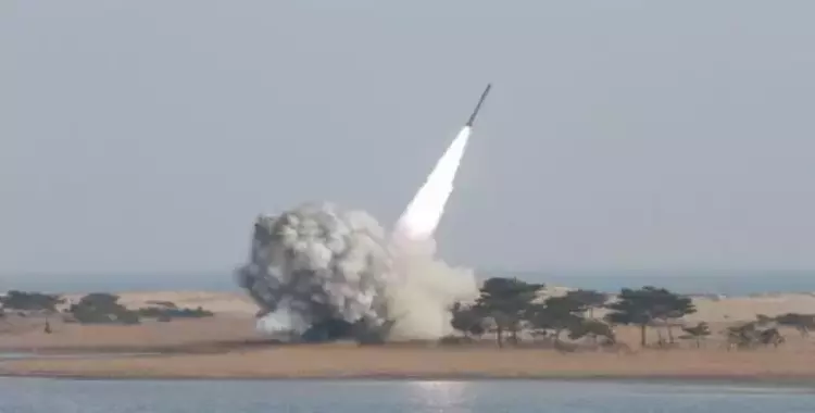  كوريا الشمالية تطلق صاروخا باليستيا.. و«الجنوبية»: سقط في البحر 