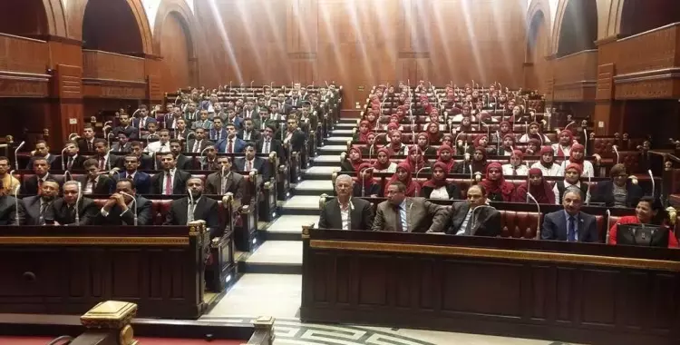  لأول مرة.. طلاب بـ«حقوق المنيا» يحضرون الجلسة العامة لمجلس النواب 
