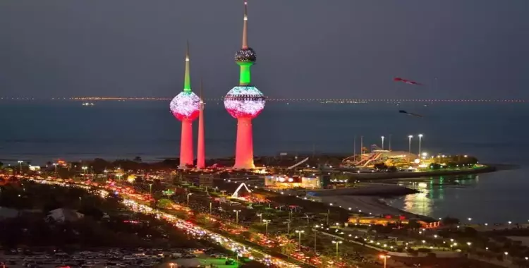  متي تبدأ وتنتهي فترة تمديد الإقامات والزيارات في الكويت؟ 