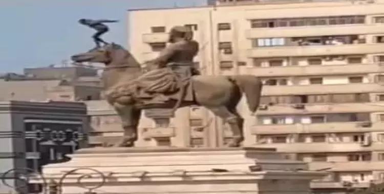  محاولة انتحار شاب سوداني في وسط القاهرة.. (فيديو) 