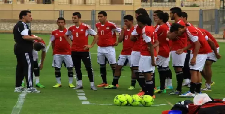  مدرب منتخب مصر يبحث عن لاعبين على فيس بوك: «برجاء التواصل خاص» 