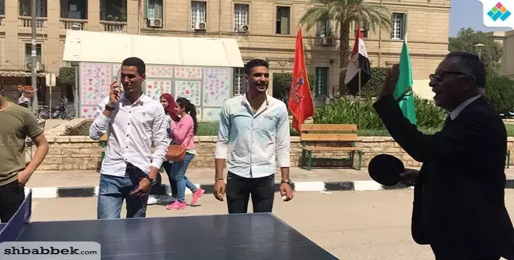  مستشار الأنشطة الطلابية يشارك طلاب «تجارة القاهرة» الألعاب الرياضية 