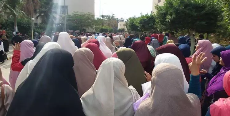  مظاهرة طلاب جامعة الزقازيق لمقاطعة انتخابات الاتحاد 
