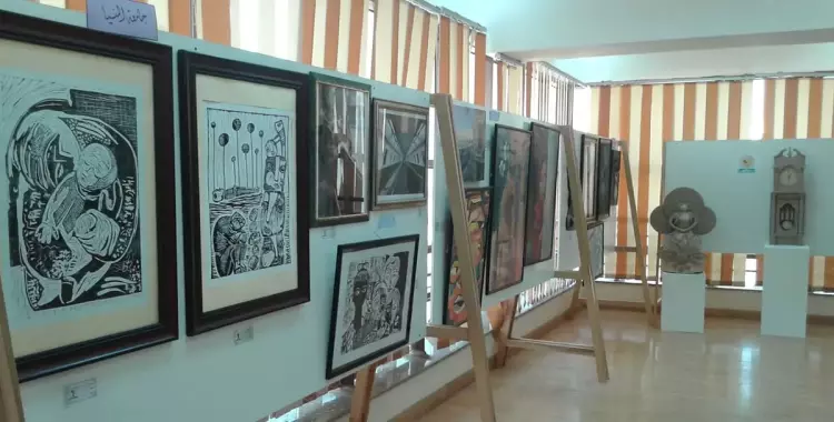  معرض جامعة المنيا للفنون التشكيلية في أسبوع شباب الجامعات يضم 36 عملا فنيا 