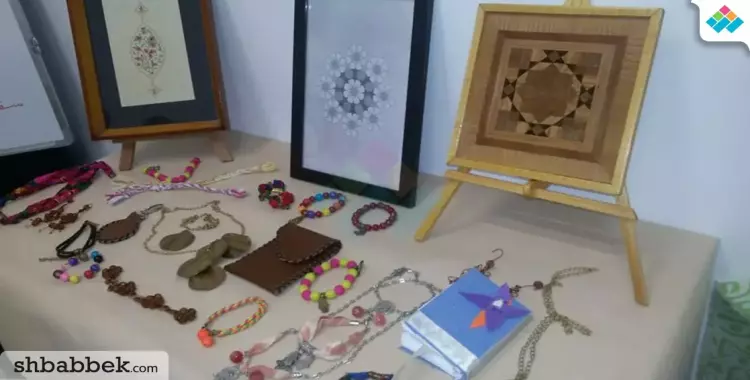  معرض لمنتجات الحرف اليدوية بآداب عين شمس (صور) 