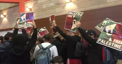 هتافات طلاب الجامعة الأمريكية ضد الصهيونية (صور)