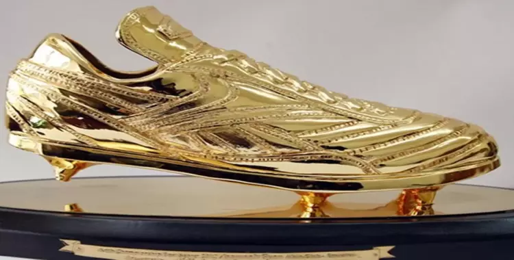  هل الحذاء الذهبي مصنوع من الذهب وما هو وزنه؟ 