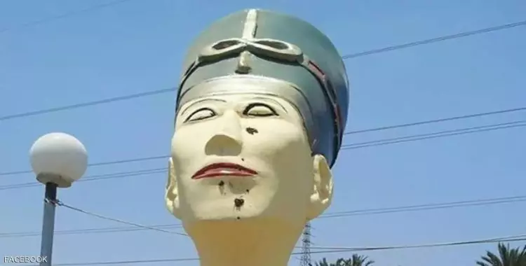  تمثال نفرتيتي في إحدى مدن مصر 