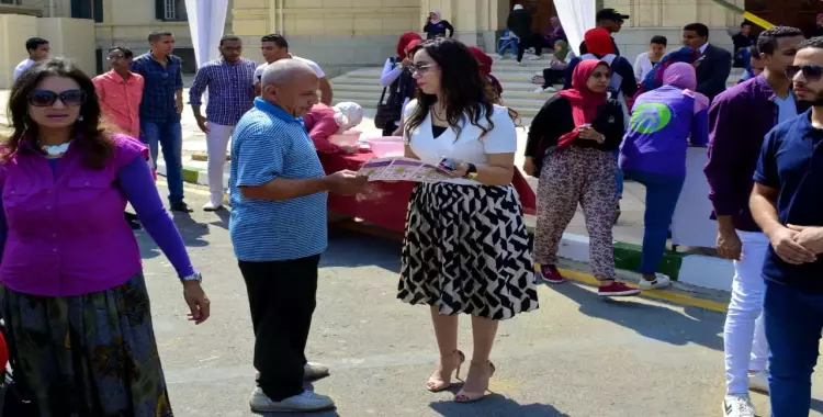  وحدة مناهضة التحرش بجامعة القاهرة تستقبل الطلاب الجدد «صور» 