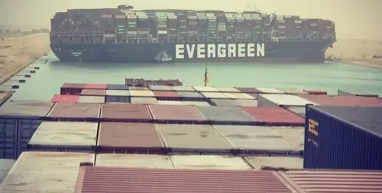  وزن السفينة evergreen العالقة في قناة السويس وفيديو نجاح تعويمها 